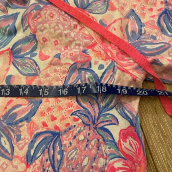 Lilly Pulitzer Kiawah Cropped Hoodie in Pink Isle Snappy Turtle Print - Picture 6 of 7